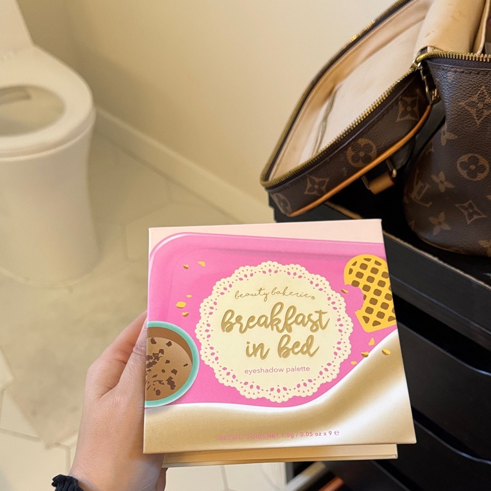 Beauty Bakerie Breakfast in Bed Eyeshadow Palette - Pink
